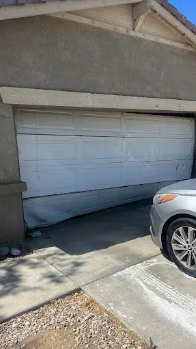 Common Signs of a Broken Garage Door